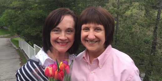 Former co-workers reconnect via social media and become ‘kidney sisters’