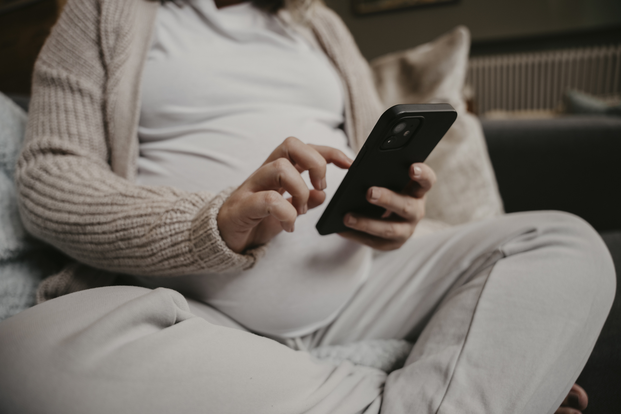 Can group texting therapy help new moms with depression?